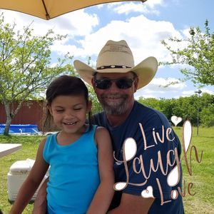 Meet your Posher, Dee